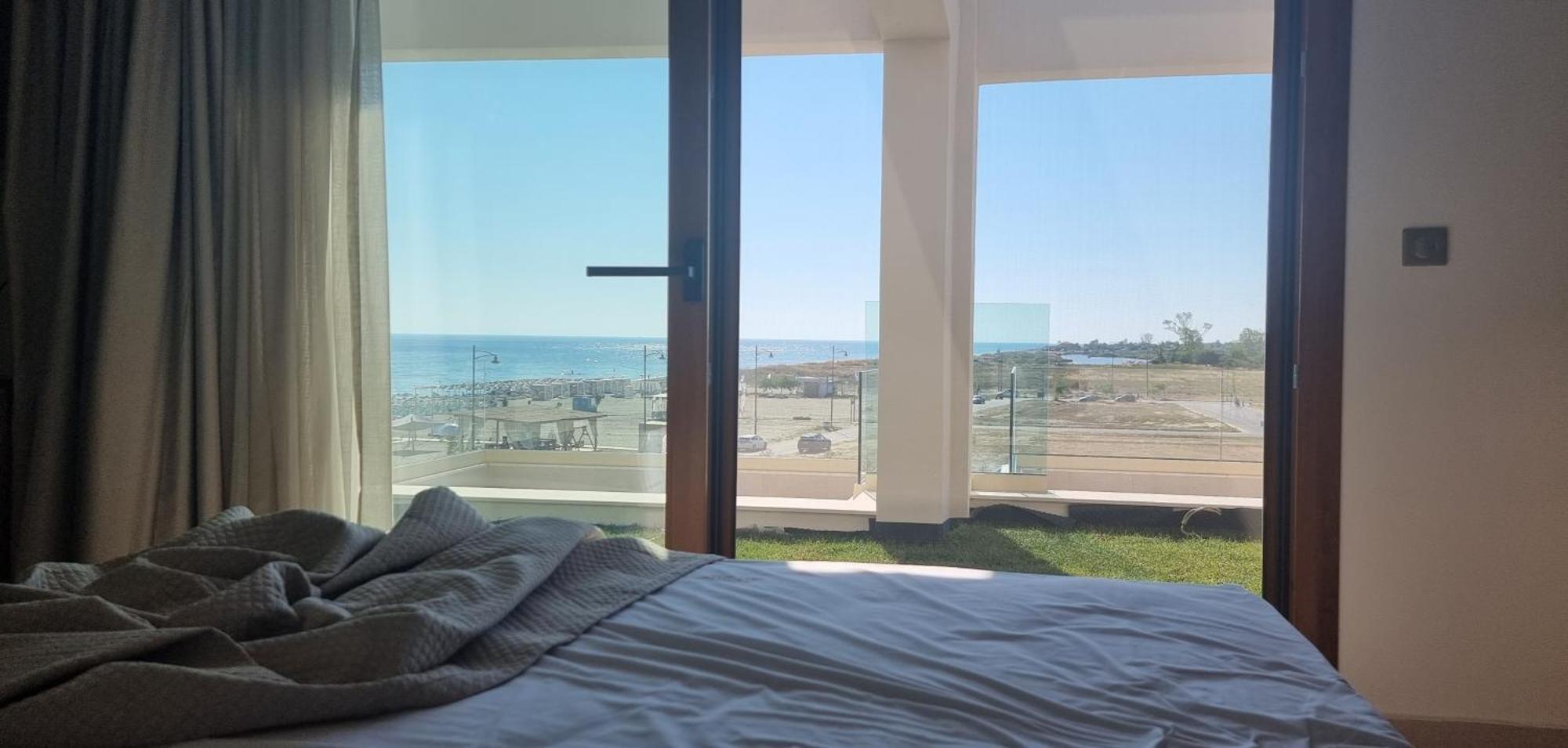 Aparthotel Pantheon Sea View Néoi Póroi Pokoj fotografie