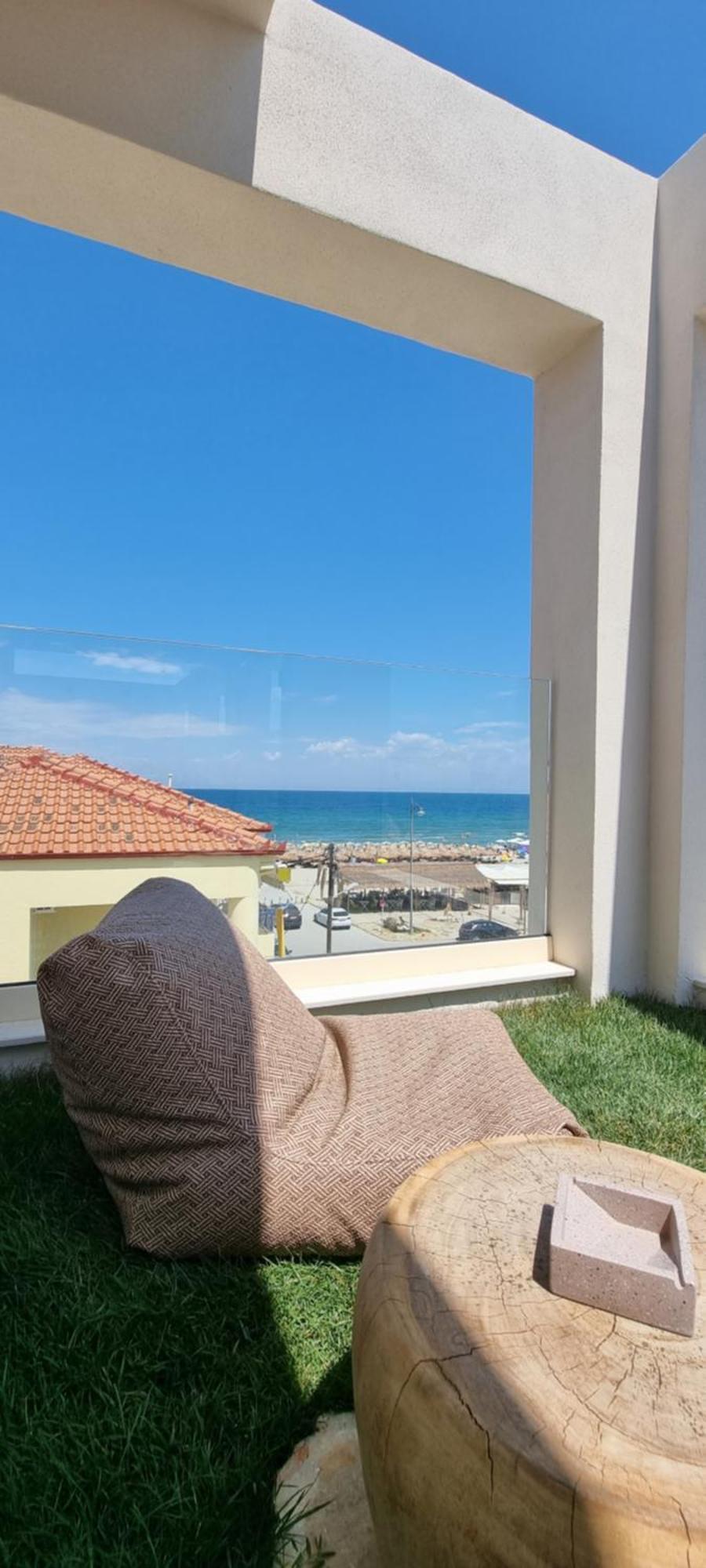 Aparthotel Pantheon Sea View Néoi Póroi Pokoj fotografie