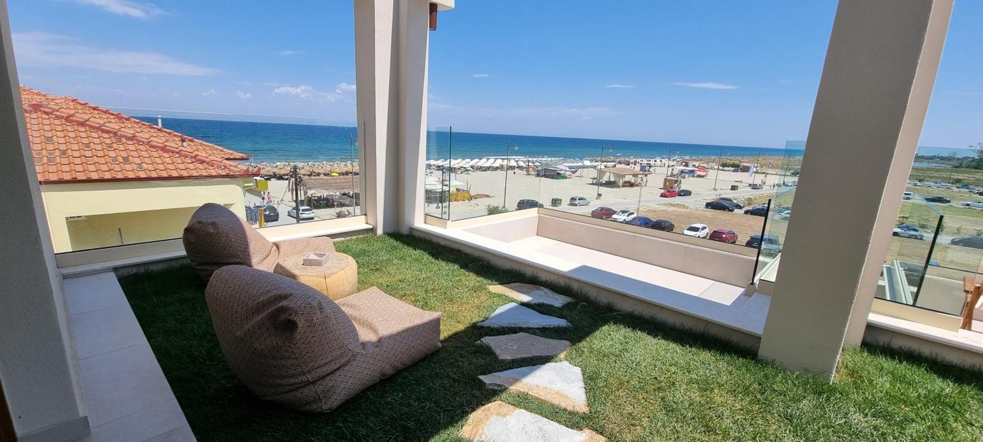 Aparthotel Pantheon Sea View Néoi Póroi Pokoj fotografie